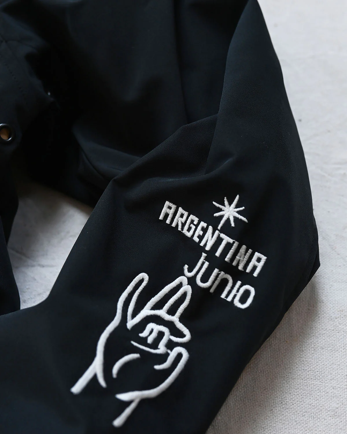 Maradona Dios De Futbol Stadium Jacket - Image 6