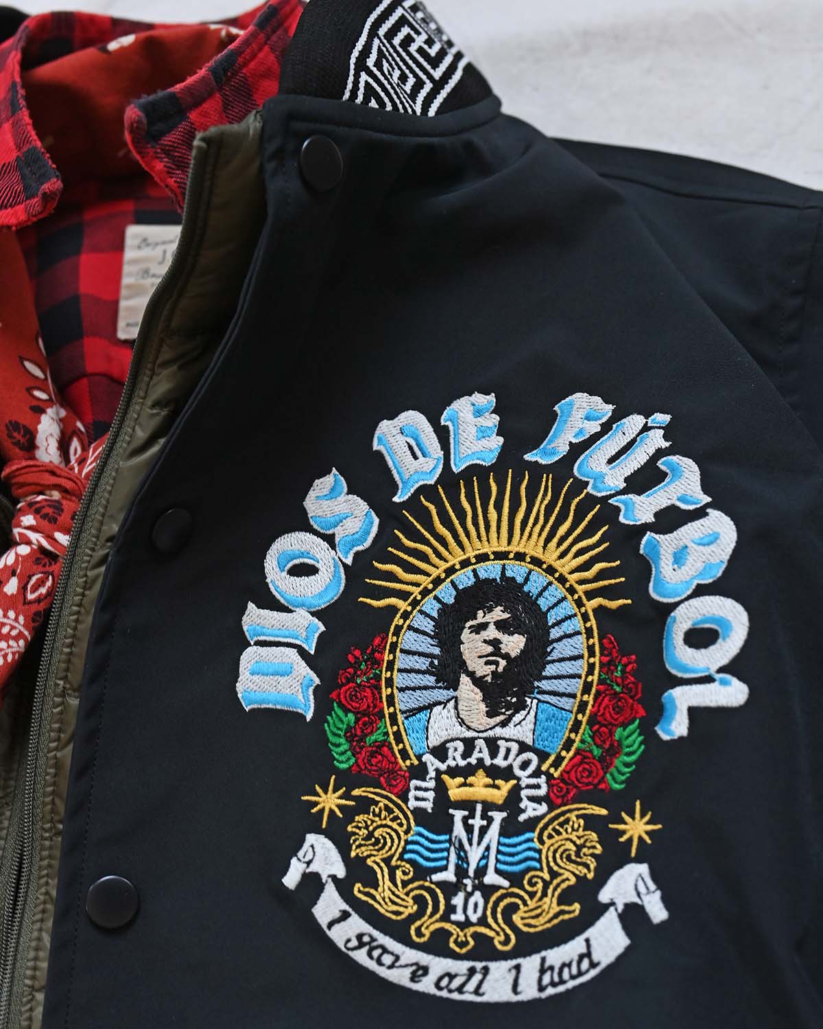 Maradona Dios De Futbol Stadium Jacket - Image 7