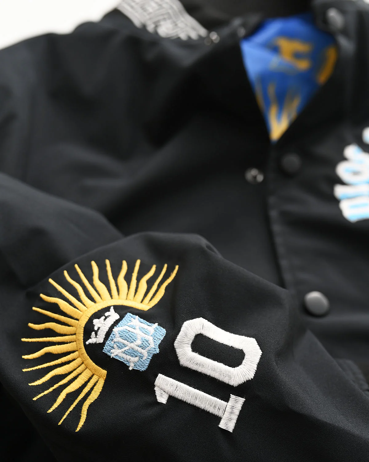 Maradona Dios De Futbol Stadium Jacket - Image 8