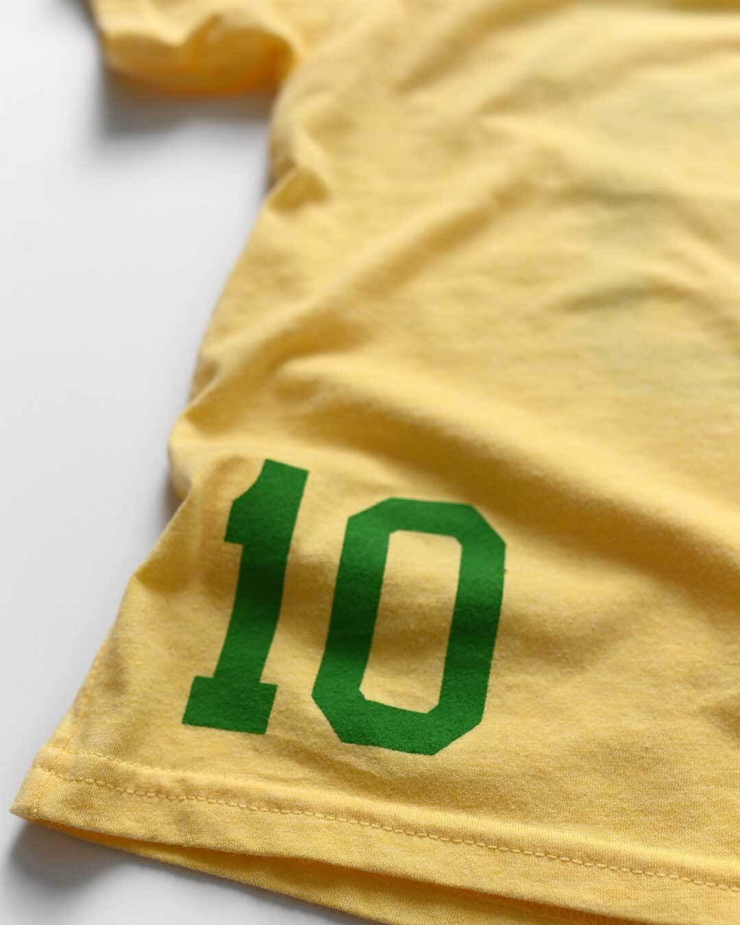 Pelé #10 Brasil Gold Kid's Tee - Image 4